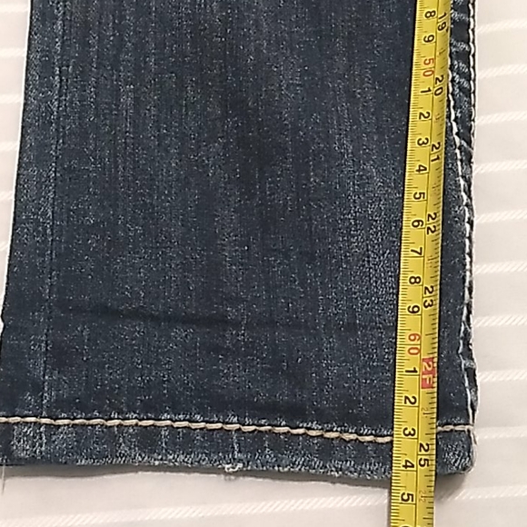 Silver Tuesday Dark Wash Capri Blue Jeans - Picture 10 of 10